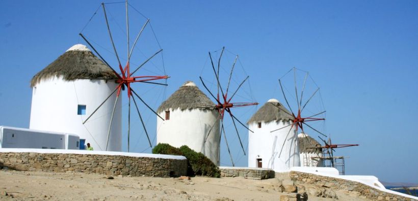 Τουλάχιστον 10 σημεία φόρτισης για ηλεκτροκίνητα οχήματα θα δημιουργηθούν φέτος στη Μύκονο