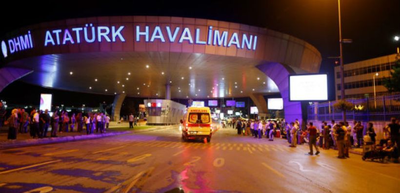36 νεκροί από τριπλή επίθεση στο αεροδρόμιο Ατατούρκ της Κωνσταντινούπολης