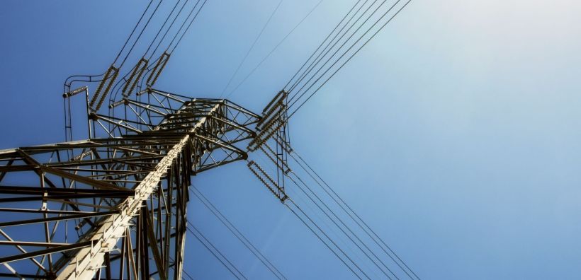 Τα δίκτυα της Ευρώπης δεν συμβαδίζουν με την άνθηση των ΑΠΕ: Στον «αέρα» 120 GW - Ποια χώρα θα υποφέρει περισσότερο;