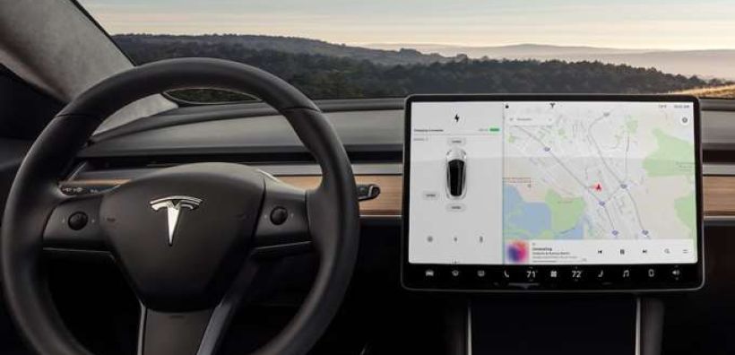 Ηθοποιός του Χόλιγουντ μηνύει την Tesla για ελαττωματικό Model 3
