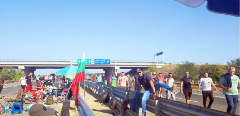 Βουλγαρία: Οι ανθρακωρύχοι και οι εργαζόμενοι στην ενέργεια συνεχίζουν να μπλοκάρουν δρόμους