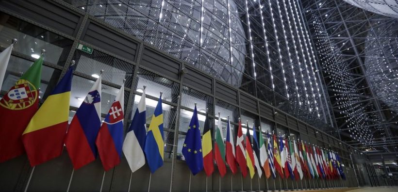 Reuters: Η ΕΕ κινδυνεύει να εξαρτηθεί ενεργειακά από την Κίνα, μετά τη Ρωσία