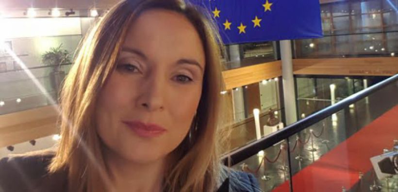 Ν. Καρακατσάνη: Να εξετάσουμε τη μετάβαση σε portfolio bidding από τους ηλεκτροπαραγωγούς – Όχι οριζόντιους λειτουργικούς περιορισμούς στις περικοπές ΑΠΕ