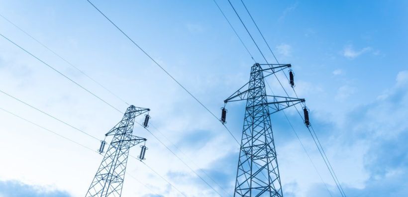 Συστάσεις Κομισιόν για τα δίκτυα: Ανάγκη προληπτικών επενδύσεων με βάση τις μακροπρόθεσμες ανάγκες – Εγγυήσεις και χρηματοδότηση για τη μείωση των τελών