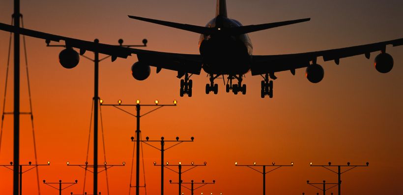 Ανατροπή βυτιοφόρου στο αεροδρόμιο Λάρνακας