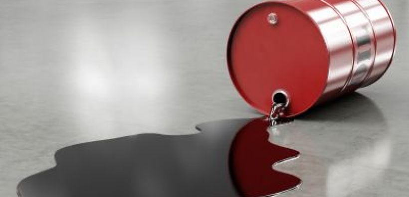 Πτώση για το αργό παρά την υποχώρηση των αποθεμάτων