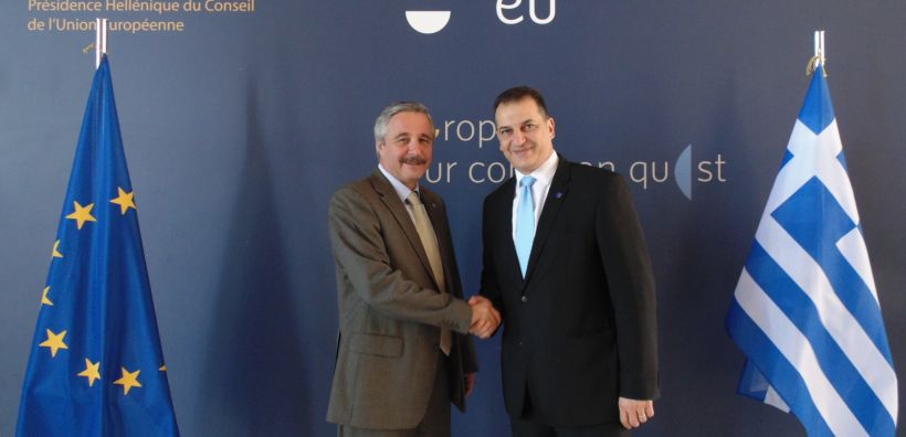 Συνάντηση Μανιάτη - Λακκοτρύπη για αέριο και ΑΠΕ