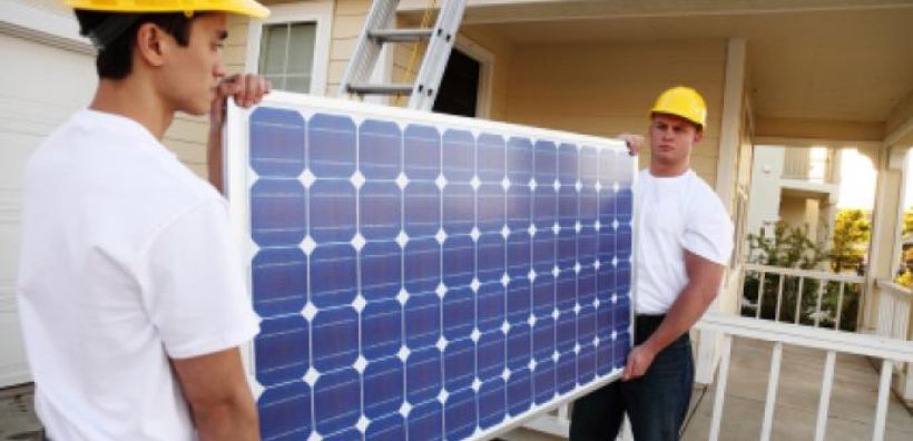 Βρετανία: 6.000 απολύσεις στα φωτοβολταϊκά από το καλοκαίρι