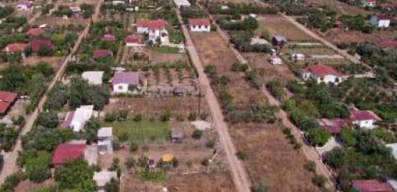 «Ναι» της ΔΕΗ στην ηλεκτροδότηση αυθαιρέτων στην Θεσσαλία 
