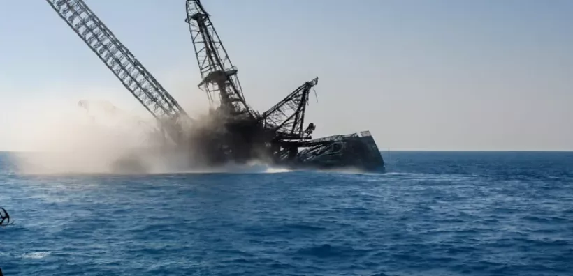 Βυθίστηκε πλατφόρμα άντλησης πετρελαίου στη Διώρυγα του Σουέζ