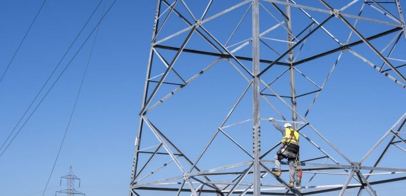 Ανοδικό σπιράλ στη χονδρική ρεύματος τον Αύγουστο, εντείνεται η πίεση στους προμηθευτές για τα τιμολόγια Σεπτεμβρίου