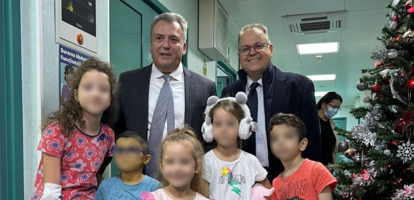 Άκτωρ: Χριστουγεννιάτικα δώρα για 300 παιδιά που νοσηλεύονται σε νοσοκομεία του Βουκουρεστίου 