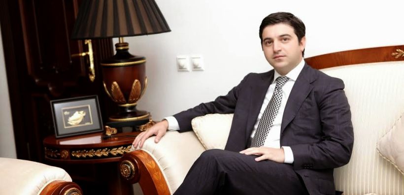 Μαμάντωφ: Η SOCAR συνεχίζει να επιδιώκει την ολοκλήρωση της συμφωνίας για τον ΔΕΣΦΑ