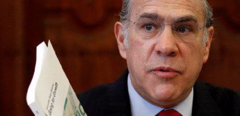 Άνχελ Γκουρία: «Η ελληνική κοινωνία δεν αντέχει νέα μέτρα»