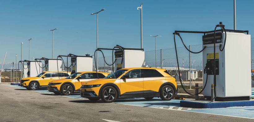 Zap Taxi Club: Το ολοκληρωμένο πρόγραμμα μετάβασης στην ηλεκτροκίνηση για επαγγελματίες οδηγούς
