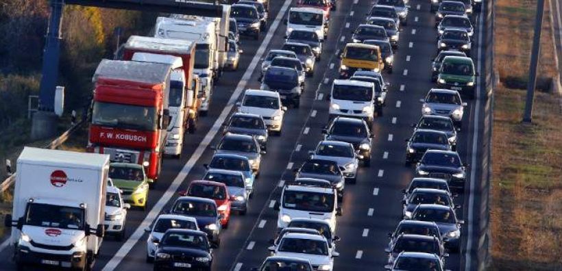 Λύση στον τεράστιο αριθμό πετρελαιοκίνητων επαγγελματικών αυτοκινήτων αναζητά η ΕΕ