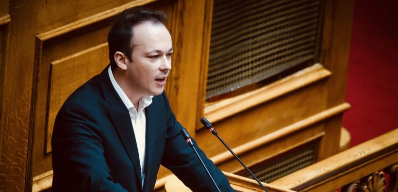 Ζαμπάρας: Πλωτά φωτοβολταϊκά και φαραωνικά έργα στον Αμβρακικό χωρίς σχεδιασμό