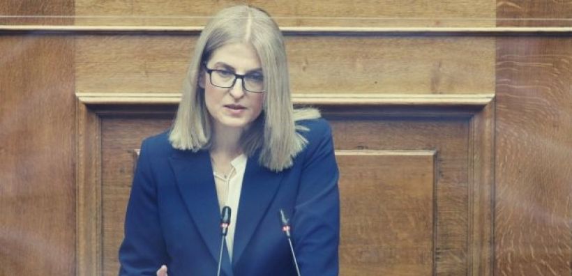 Αυγέρη: Η κυβέρνηση μπορεί να κοροϊδεύει τον εαυτό της, όχι όμως τους πολίτες, για τις τιμές ρεύματος