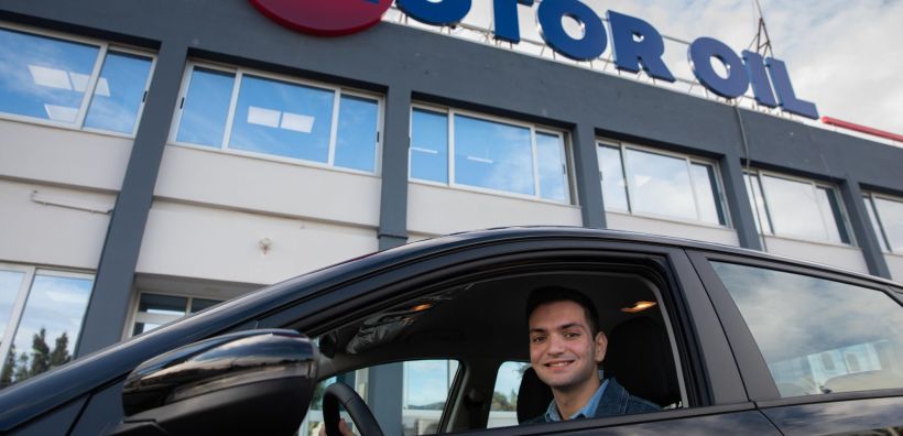 Ο Όμιλος Motor Oil στηρίζει τον Γιάννη Λαγάκη, αριστούχο των Πανελληνίων εξετάσεων, στα πρώτα του φοιτητικά χρόνια