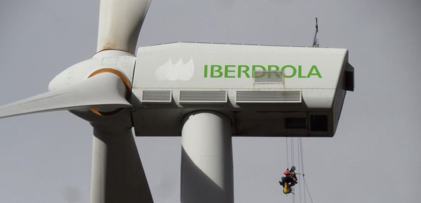 Iberdrola: Αγοράζει 2 αιολικά πάρκα και 6 φωτοβολταϊκούς σταθμούς στην Πολωνία
