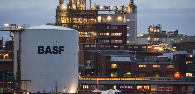 Με τη βοήθεια της καινοτομίας της BASF, τα ηλεκτρικά οχήματα μπορούν να γίνουν προσιτά σε όλους