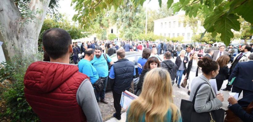 Παρατείνεται το σίριαλ ΔΕΠΑ- Λιπάσματα - Με διμοιρίες των ΜΑΤ η χθεσινή δίκη στην Ευελπίδων