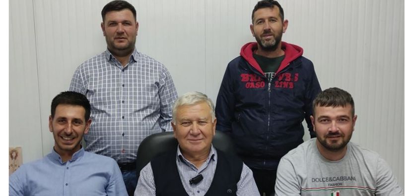 Oικογενειακή επιχείρηση Μπισιρίτσα στην Κοζάνη: Από 3 χοιρομητέρες στα 400 ζώα και μονάδα βιοαερίου