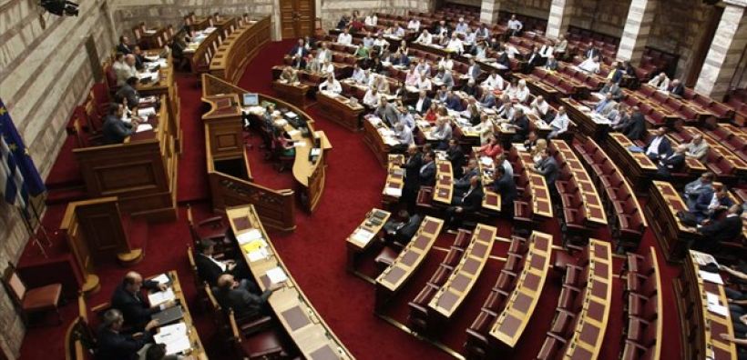 Δεκτό κατά πλειοψηφία από τις επιτροπές της Βουλής το κείμενο της συμφωνίας