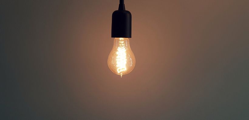 Κλείδωσαν οι δύο ζώνες στο νέο μεικτό τιμολόγιο ρεύματος - Μεταξύ 12-3 το μεσημέρι και 2-5 τη νύχτα - Από εβδομάδα οι ανακοινώσεις για τις επιδοτήσεις στις επιχειρήσεις