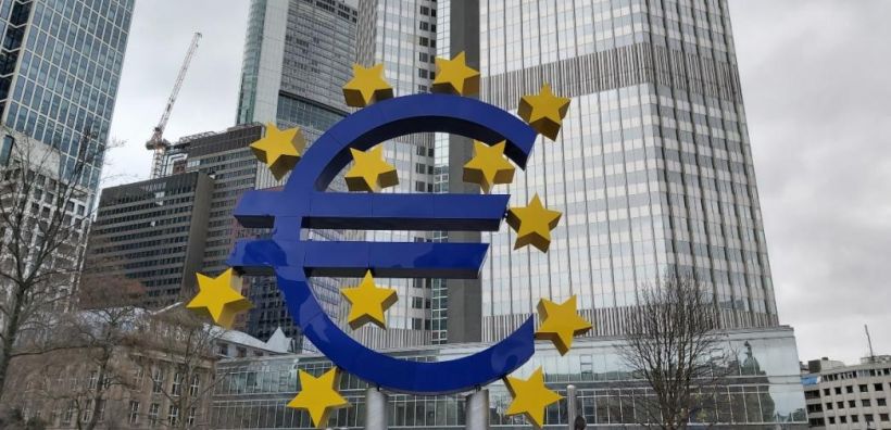 Ανέβασε πάλι το βασικό επιτόκιο η ΕΚΤ - Αναθεωρεί προς τα επάνω τον πληθωρισμό λόγω της ενέργειας - Προβλέπει αναιμική ανάπτυξη