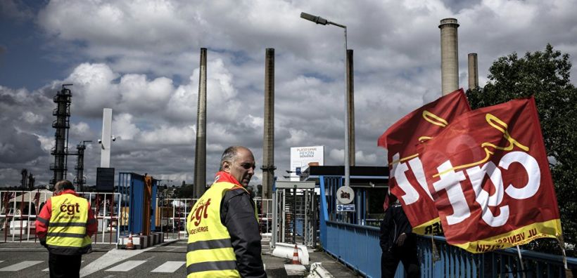 Σε απεργιακό πυρετό μπαίνουν τα διυλιστήρια της Total στη Γαλλία - Αμοιβές και μπόνους στο επίκεντρο