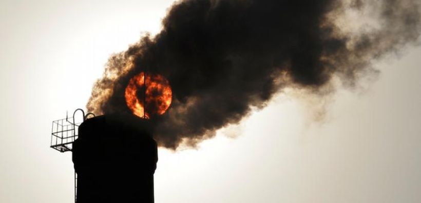 Στη μείωση των εκπομπών άνθρακα κατά 32%, ως το 2030, στοχεύει ο Ομπάμα