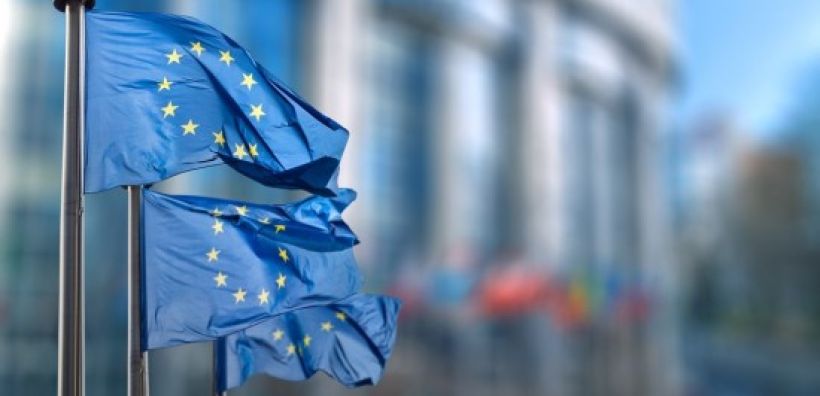 Κομισιόν: Πρόταση για υποχρεωτική μείωση κατανάλωσης και έκτακτη εισφορά από τα υπερκέρδη των ορυκτών καυσίμων