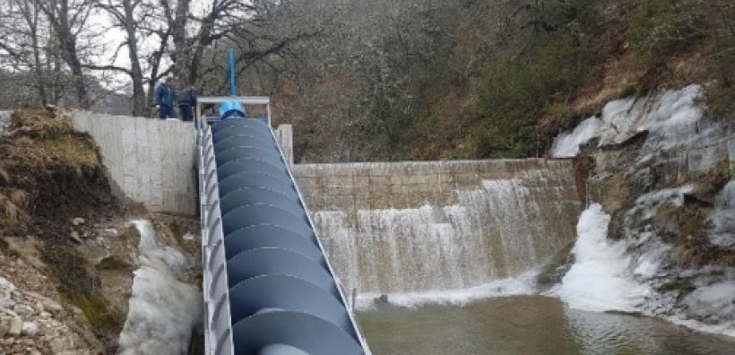 Καινοτόμα εγκατάσταση υδροστροβίλου μορφής κοχλία Αρχιμήδη στην Κοζάνη