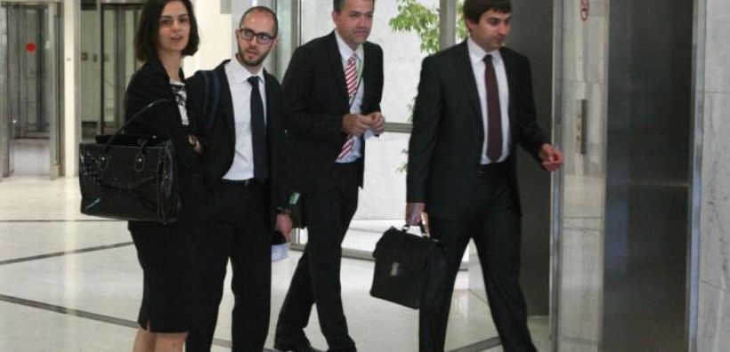 Οι δανειστές έφυγαν, οι εκρεμμότητες στα ενεργειακά παραμένουν