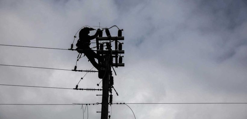 Μπλακ άουτ σε περιοχές του Αμύνταιου λόγω πτώσης σε κολώνα της ΔΕΗ