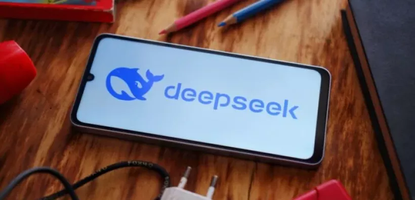 DeepSeek: Εκατοντάδες εταιρείες και κυβερνητικές υπηρεσίες βάζουν «μπλόκο» στο μοντέλο της