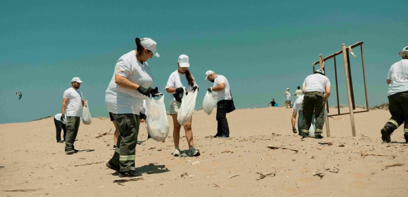 ΔΕΗ: Πέντε χρόνια δράσεων για την προστασία των ελληνικών ακτών με νέο σταθμό τη Ρόδο