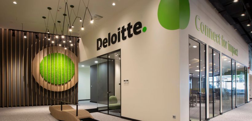 Deloitte: Στα $50,2 δισ. τα έσοδα του παγκόσμιου δικτύου το 2021, αυξημένα κατά 5,5%
