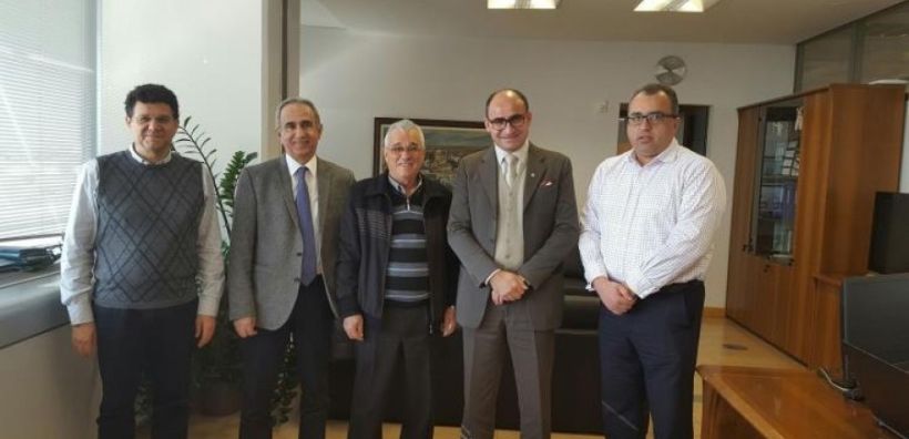 Συζητήθηκε η δημιουργία φωτοβολταϊκού πάρκου στη Δερύνεια