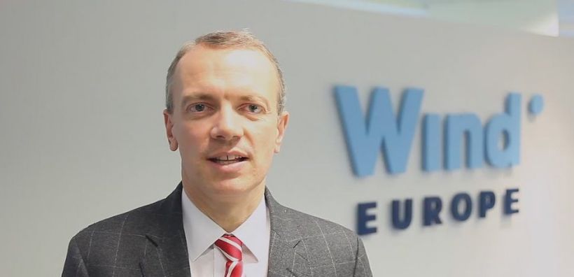 Συνέντευξη G. Dickson (WindEurope): Ο ανταγωνισμός με την Κίνα απαιτεί πιο φιλόδοξους στόχους για τις ΑΠΕ στην Ευρώπη