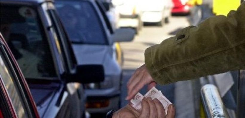 Δραστικές μειώσεις στις τιμές των διοδίων προ των πυλών