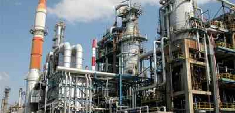 Πωλητήριο σε μικρά διυλιστήρια βάζουν Chevron και Shell
