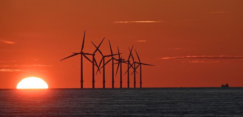 Υπεράκτια αιολικά: Θετική η ΕΤΕπ στη χρηματοδότηση έργων στην Ελλάδα – Μελέτη της ΕΔΕΥΕΠ για τα λιμάνια που θα στηρίξουν την κατασκευή των πάρκων 