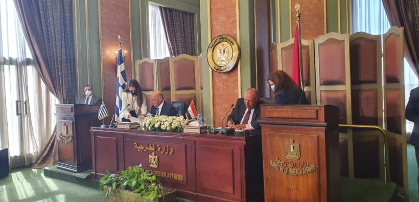 Συμφωνία για την οριοθέτηση της ΑΟΖ υπέγραψαν Ελλάδα και Αίγυπτος