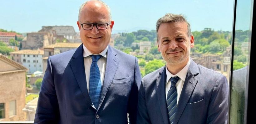 Συνάντηση του Χάρη Δούκα με τον δήμαρχο Ρώμης - Προς μνημόνιο με επίκεντρο κλιματική αλλαγή και καθαρή ενέργεια