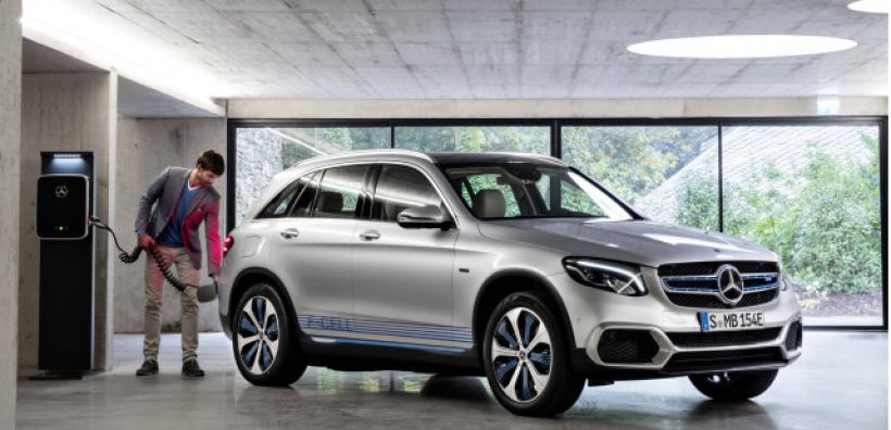 Daimler: Στοχεύει σε μείωση του κόστους κατασκευής του ηλεκτρικού αυτοκινήτου