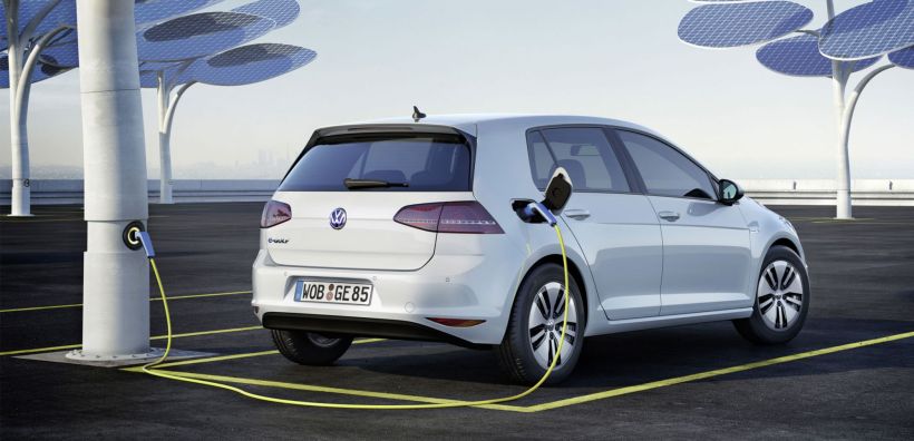 Την Αστυπάλαια βλέπει η Volkswagen για επενδύσεις στην ηλεκτροκίνηση – Τα πλάνα για τη μετατροπή του νησιού σε «πράσινο» με ενεργειακή αυτονομία