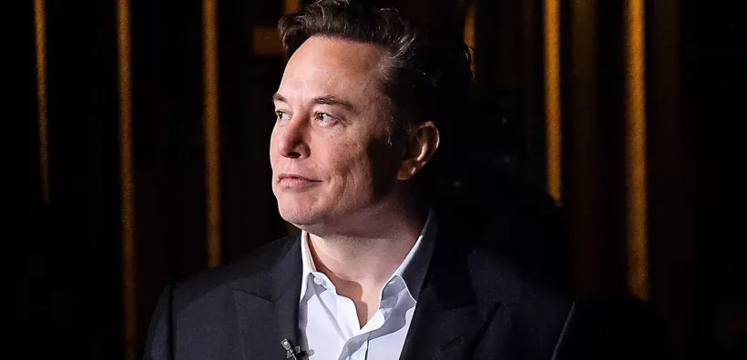 Η Tesla εξετάζει νέο πακέτο αποδοχών για τον Έλον Μασκ