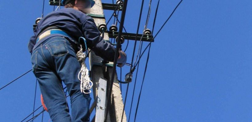 Δάνειο 100 εκατ. ευρώ από την ΕΤΑΑ εξασφάλισε η ΔΕΗ για να αναπτύξει τα δίκτυα διανομής στη Ρουμανία
